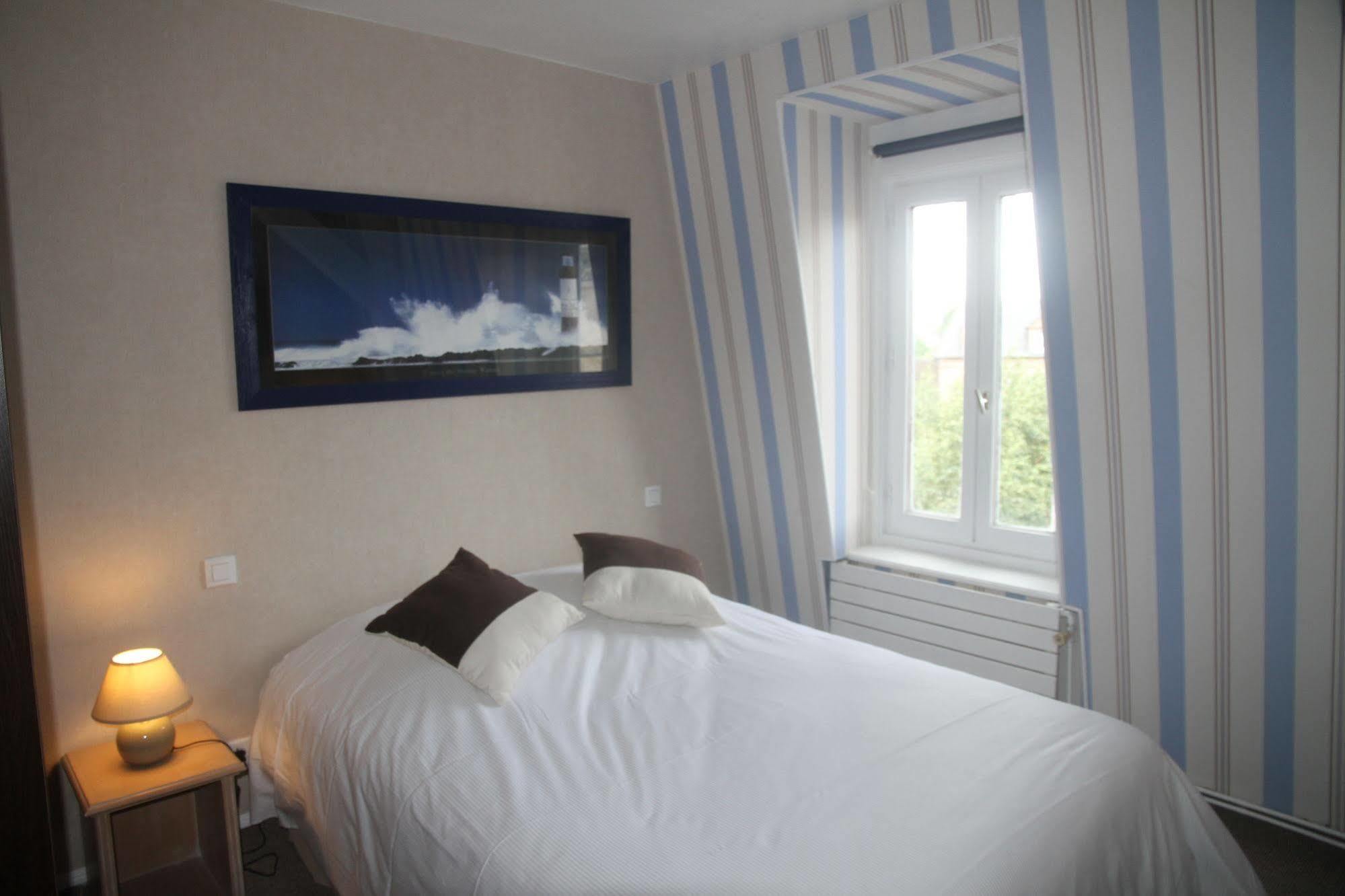 Hotel-Spa-Piscine Le Petit Castel Beuzeville-Honfleur Екстериор снимка